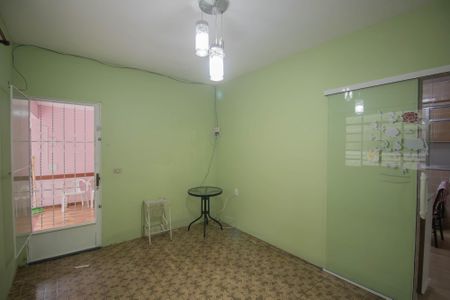 Casa para alugar com 80m², 2 quartos e 2 vagasSala