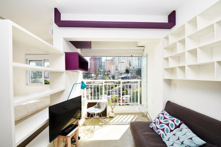 Sala de kitnet/studio para alugar com 1 quarto, 30m² em Alto de Pinheiros, São Paulo