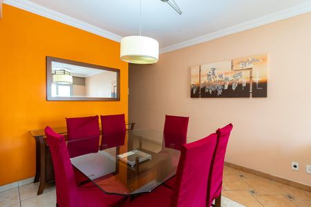 Apartamento à venda com 60m², 2 quartos e 1 vagaSala de Jantar