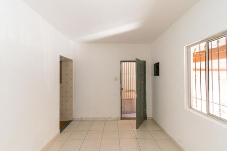 Casa à venda com 135m², 2 quartos e 2 vagasSala
