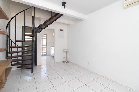 Sala de casa de condomínio à venda com 2 quartos, 108m² em Hípica, Porto Alegre