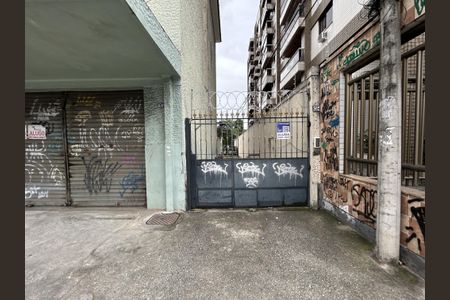 Casa para alugar com 133m², 3 quartos e 2 vagasFachada + plaquinha