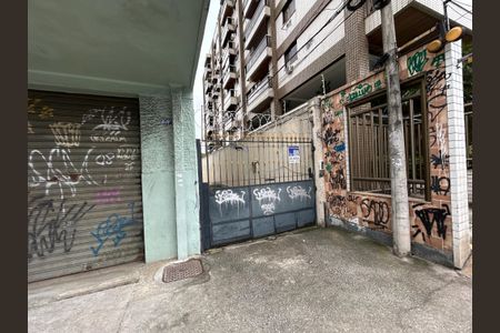 Casa para alugar com 133m², 3 quartos e 2 vagasFachada + plaquinha