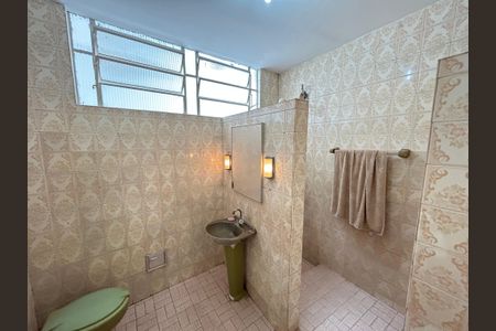 Casa para alugar com 133m², 3 quartos e 2 vagasBanheiro 1