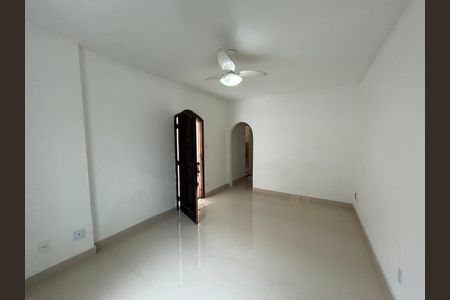 Casa para alugar com 133m², 3 quartos e 2 vagasSala