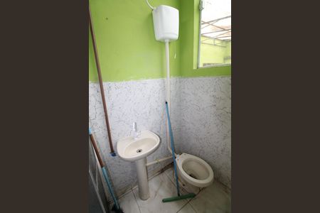 Banheiro  de casa para alugar com 1 quarto, 23m² em Bosque dos Eucaliptos, São José dos Campos