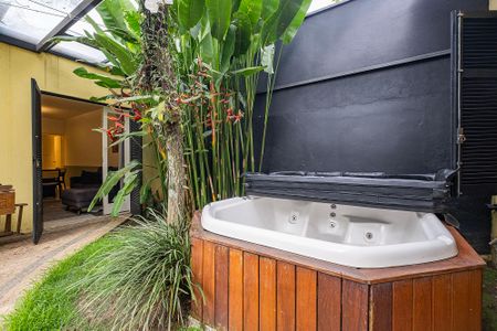 Casa para alugar com 240m², 3 quartos e 1 vaga Casa para alugar com 240m², 3 quartos e 1 vagaQuintal