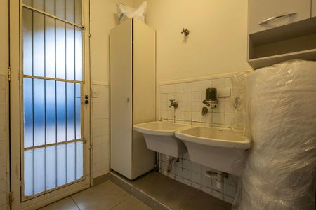 Casa para alugar com 240m², 3 quartos e 1 vaga Casa para alugar com 240m², 3 quartos e 1 vagaLavanderia