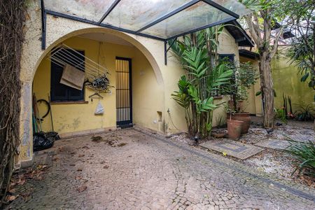 Casa para alugar com 240m², 3 quartos e 1 vaga Casa para alugar com 240m², 3 quartos e 1 vagaQuintal