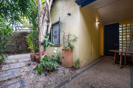 Casa para alugar com 240m², 3 quartos e 1 vaga Casa para alugar com 240m², 3 quartos e 1 vagaQuintal