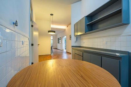 Casa para alugar com 240m², 3 quartos e 1 vaga Casa para alugar com 240m², 3 quartos e 1 vagaCozinha