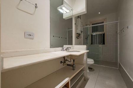 Casa para alugar com 240m², 3 quartos e 1 vaga Casa para alugar com 240m², 3 quartos e 1 vagaBanheiro 2