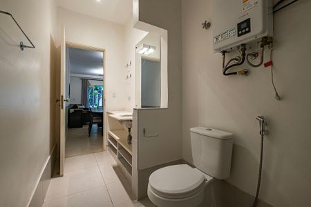 Casa para alugar com 240m², 3 quartos e 1 vaga Casa para alugar com 240m², 3 quartos e 1 vagaBanheiro 2