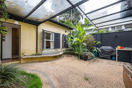 Casa para alugar com 240m², 3 quartos e 1 vaga Casa para alugar com 240m², 3 quartos e 1 vagaQuintal