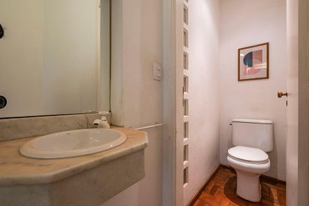 Casa para alugar com 240m², 3 quartos e 1 vaga Casa para alugar com 240m², 3 quartos e 1 vagaLavabo