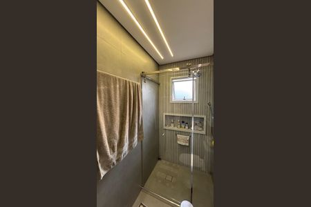 Apartamento à venda com 104m², 2 quartos e 3 vagasBanheiro da Suíte