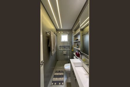 Apartamento à venda com 104m², 2 quartos e 3 vagasBanheiro da Suíte