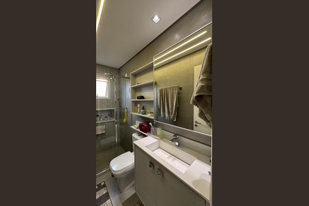 Apartamento à venda com 104m², 2 quartos e 3 vagasBanheiro da Suíte