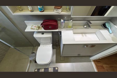 Apartamento à venda com 104m², 2 quartos e 3 vagasBanheiro da Suíte