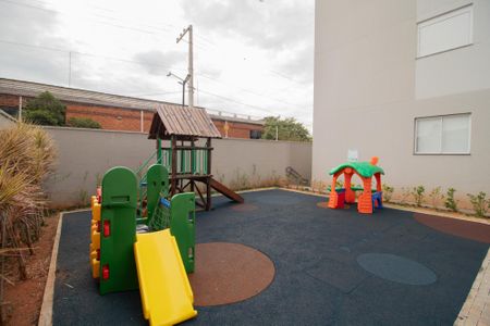 Apartamento à venda com 42m², 2 quartos e sem vagaÁrea comum - Playground