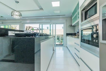 Cozinha de casa para alugar com 4 quartos, 362m² em Jardim Dona Leopoldina, Porto Alegre