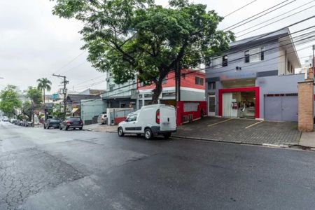 Casa para alugar com 90m², 3 quartos e 3 vagas Casa para alugar com 90m², 3 quartos e 3 vagasFachada