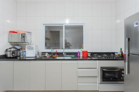 Casa para alugar com 250m², 2 quartos e 2 vagasCozinha