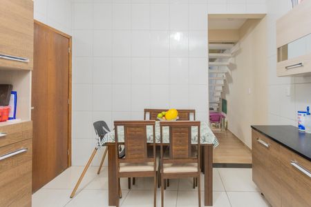 Casa para alugar com 250m², 2 quartos e 2 vagasCozinha
