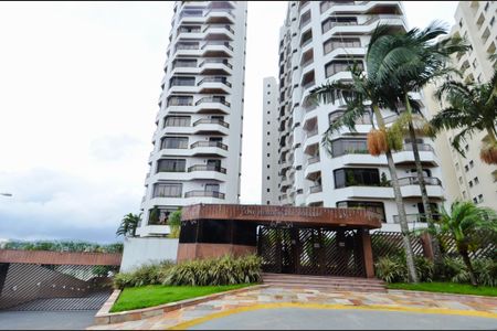 Apartamento para alugar com 200m², 3 quartos e 4 vagasFachada do Codnominio 