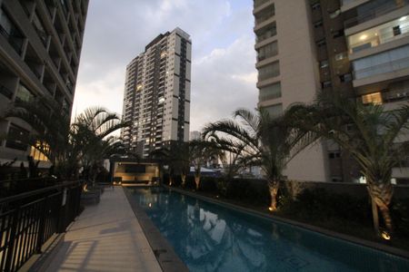 Studio à venda com 28m², 1 quarto e sem vagaÁrea comum - Piscina