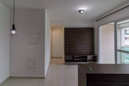 Sala de apartamento para alugar com 1 quarto, 42m² em Santo Amaro, São Paulo