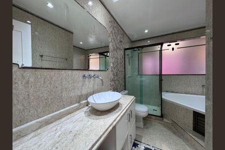 Apartamento para alugar com 450m², 5 quartos e 3 vagasSuite 1 - Banheiro 