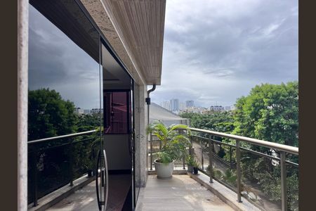 Apartamento para alugar com 450m², 5 quartos e 3 vagasVaranda