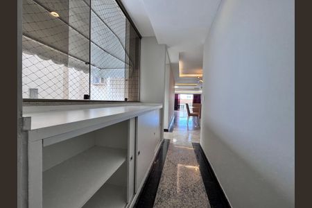 Apartamento para alugar com 450m², 5 quartos e 3 vagasCorredor