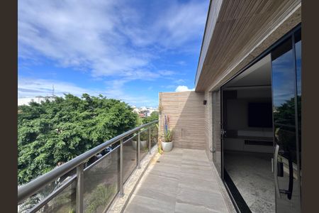 Apartamento para alugar com 450m², 5 quartos e 3 vagasVaranda