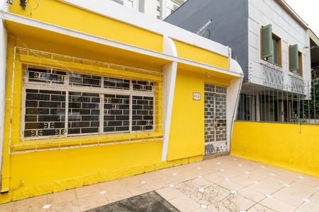 Casa para alugar com 100m², 3 quartos e 1 vaga Casa para alugar com 100m², 3 quartos e 1 vagaFachada