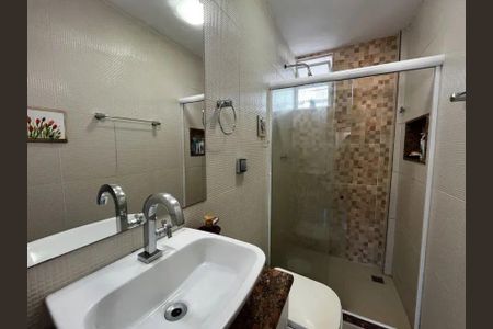 Apartamento à venda com 77m², 2 quartos e 1 vagaBanheiro