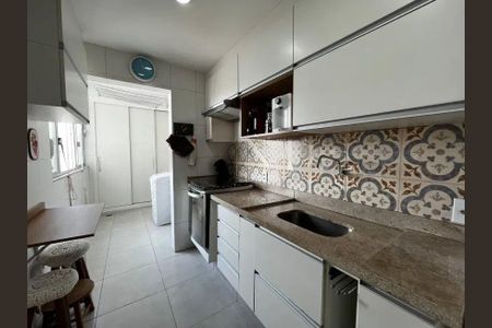 Apartamento à venda com 77m², 2 quartos e 1 vagaCozinha