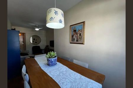 Apartamento à venda com 77m², 2 quartos e 1 vagaSala
