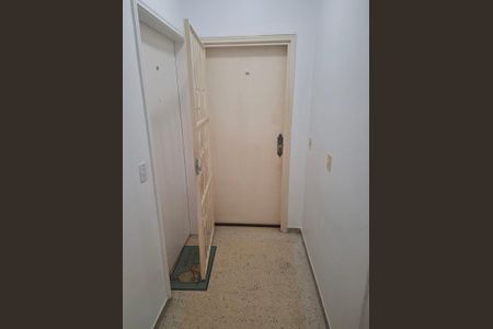 Corredor de apartamento à venda com 1 quarto, 30m² em Santana, Porto Alegre