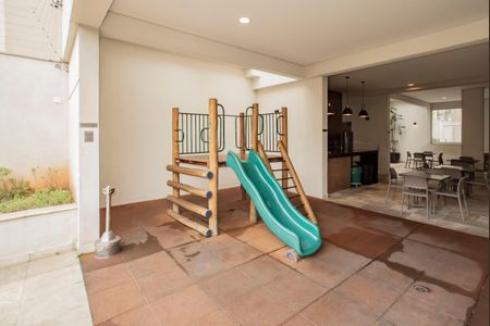 Apartamento para alugar com 70m², 2 quartos e 2 vagasÁrea comum - Playground