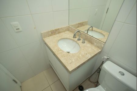 Apartamento para alugar com 70m², 2 quartos e 2 vagasBanheiro