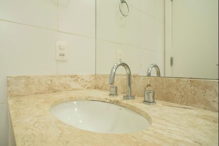 Apartamento para alugar com 70m², 2 quartos e 2 vagasBanheiro da Suíte