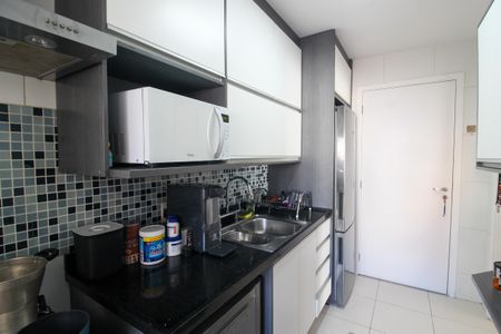 Apartamento à venda com 95m², 2 quartos e 2 vagasCozinha