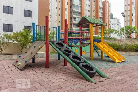 Apartamento à venda com 95m², 2 quartos e 2 vagasÁrea comum - Playground