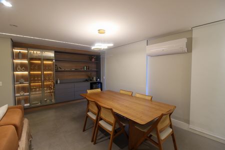 Apartamento à venda com 95m², 2 quartos e 2 vagasSala