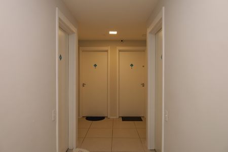 Apartamento para alugar com 43m², 2 quartos e sem vagaÁrea comum - Saguão do andar