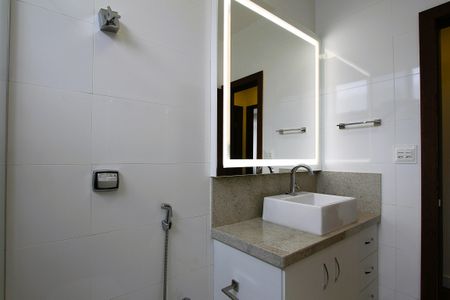 Apartamento à venda com 80m², 2 quartos e 1 vagaBanheiro Social