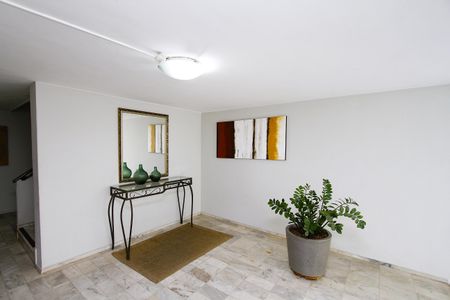 Apartamento à venda com 80m², 2 quartos e 1 vagaHall de entrada