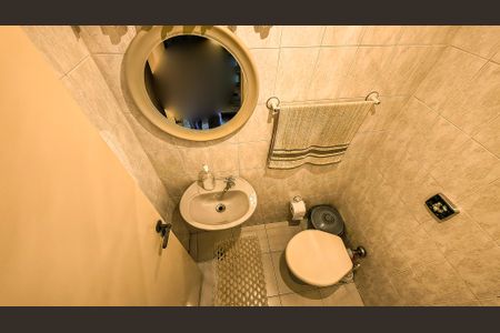 Casa à venda com 272m², 5 quartos e 2 vagasLavabo